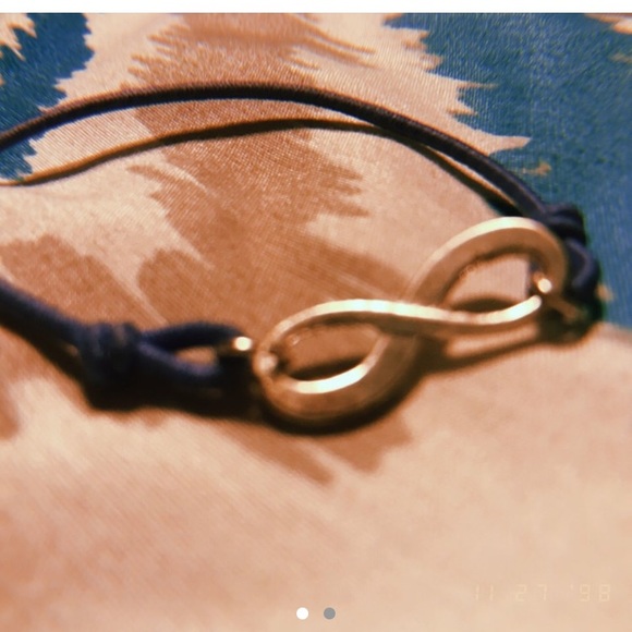 Infinity bracelet - Picture 2 of 2